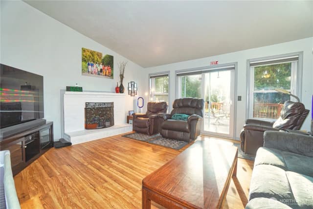 Property photo for 24403 224th Avenue Se, Maple Valley photo 5