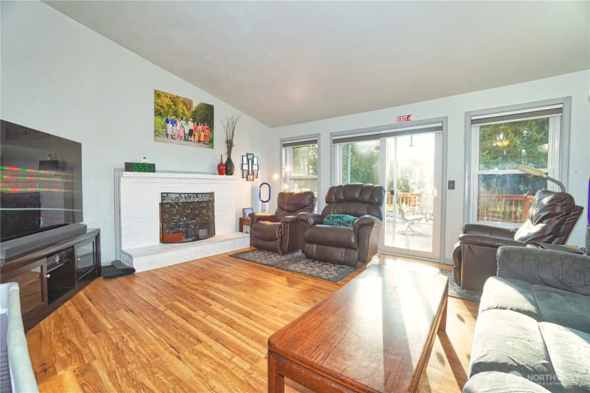 Property photo for 24403 224th Avenue Se, Maple Valley photo 5