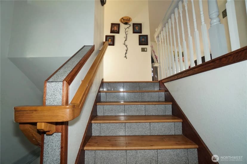 Property photo for 24403 224th Avenue Se, Maple Valley photo 19