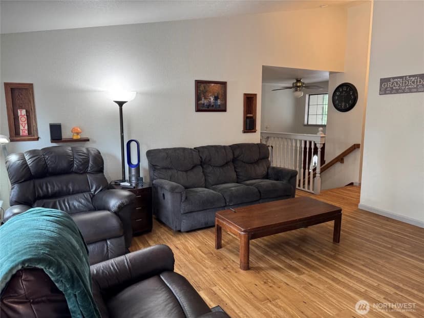 Property photo for 24403 224th Avenue Se, Maple Valley photo 7