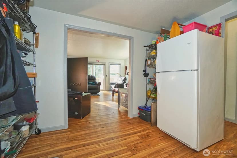 Property photo for 24403 224th Avenue Se, Maple Valley photo 10