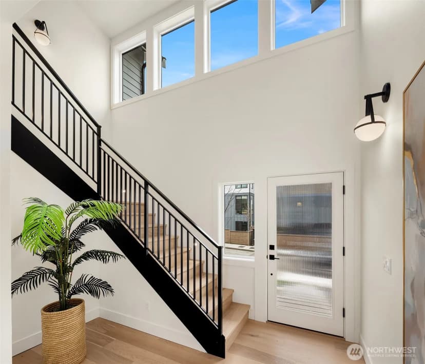 Property photo for 4411 1st Avenue Ne, Seattle photo 13