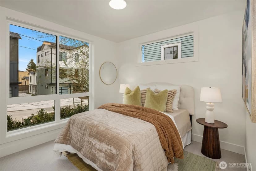 Property photo for 4411 1st Avenue Ne, Seattle photo 11