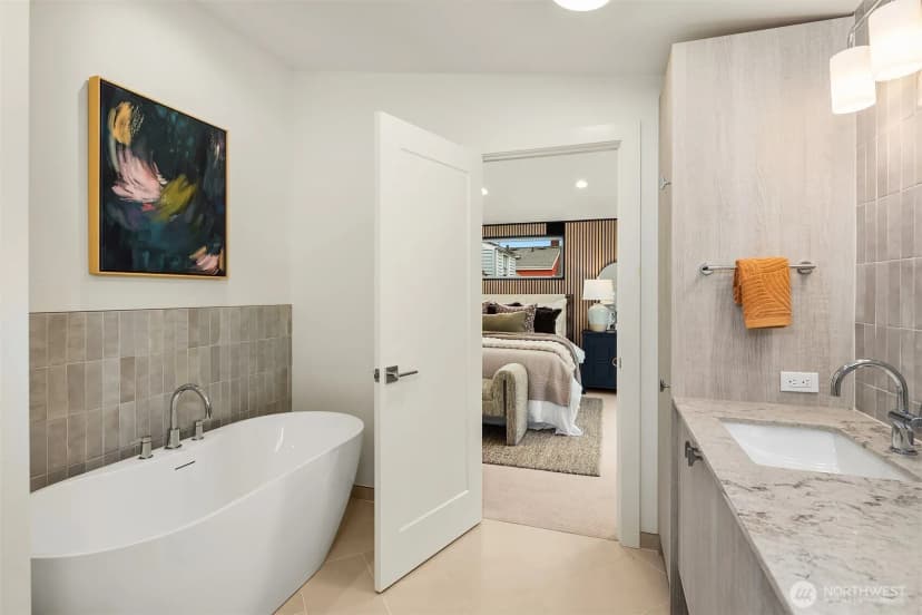 Property photo for 4411 1st Avenue Ne, Seattle photo 16