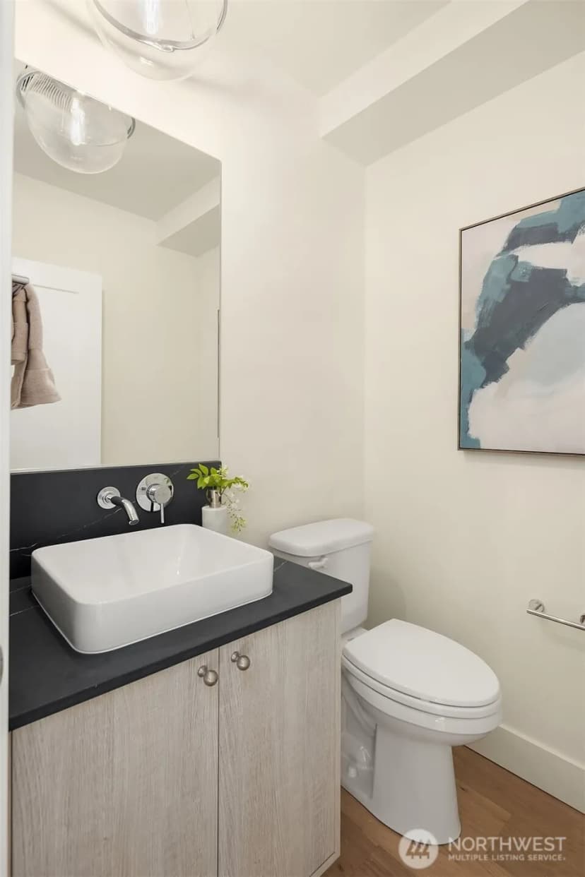 Property photo for 4411 1st Avenue Ne, Seattle photo 10