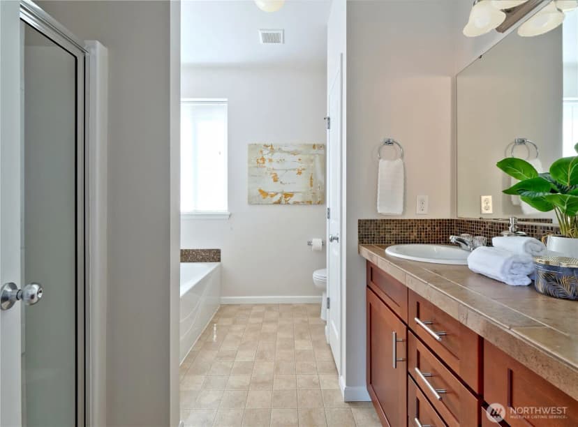 Property photo for 1808 Pierce Avenue Ne, Renton photo 17