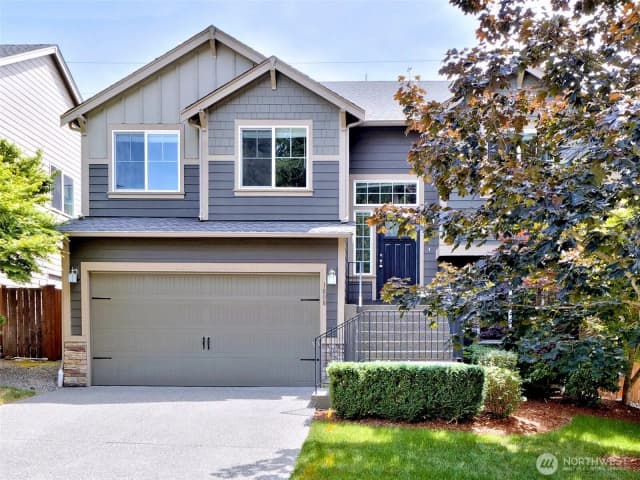 Property photo for 1808 Pierce Avenue Ne, Renton photo 2