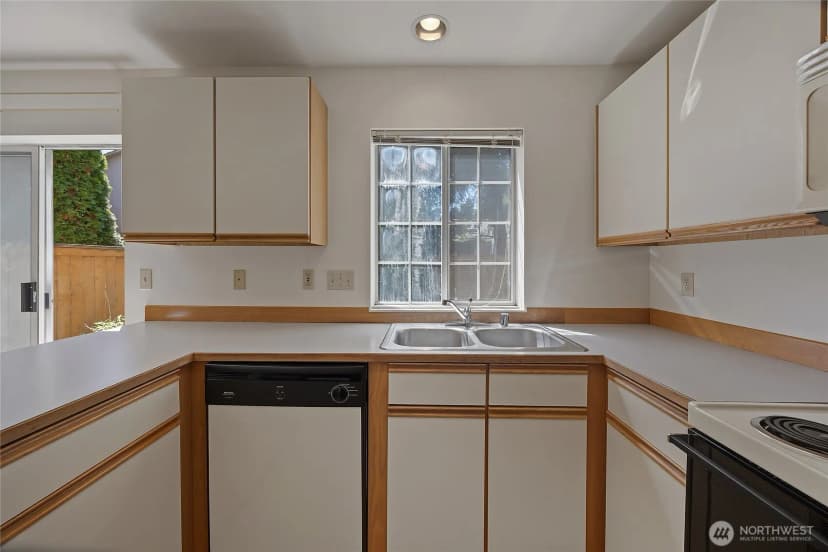 Property photo for 19620 80th Avenue W #j, Edmonds photo 3
