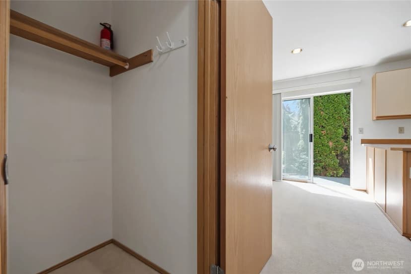 Property photo for 19620 80th Avenue W #j, Edmonds photo 11
