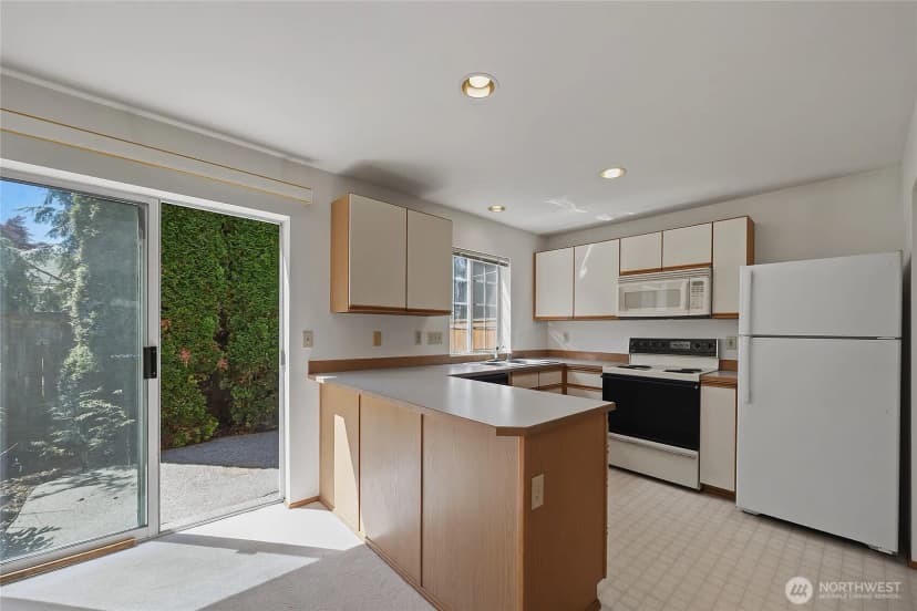 Property photo for 19620 80th Avenue W #j, Edmonds photo 6