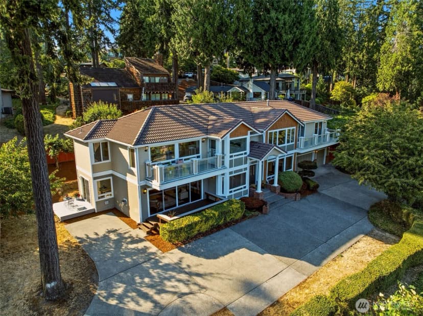 Property photo for 8338 Ne Juanita Drive, Kirkland photo 3