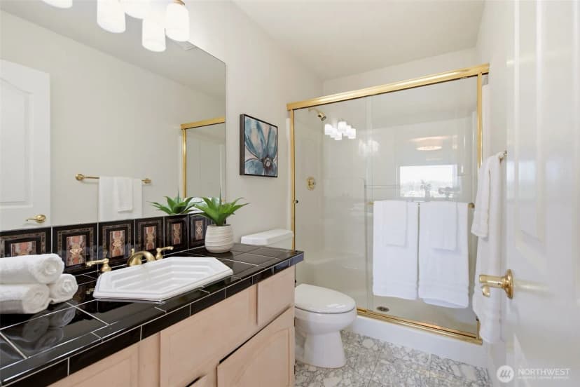 Property photo for 8338 Ne Juanita Drive, Kirkland photo 30