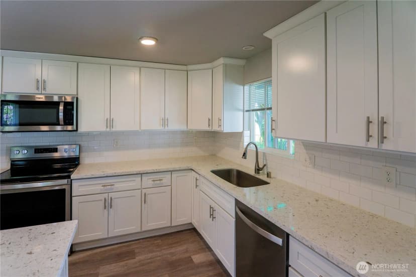 Property photo for 5027 Sleater Kinney Road Ne, Olympia photo 11