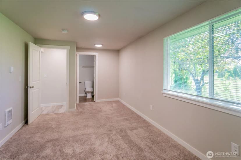 Property photo for 5027 Sleater Kinney Road Ne, Olympia photo 20