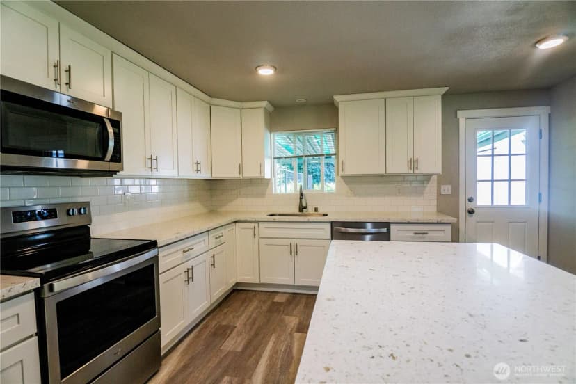 Property photo for 5027 Sleater Kinney Road Ne, Olympia photo 10