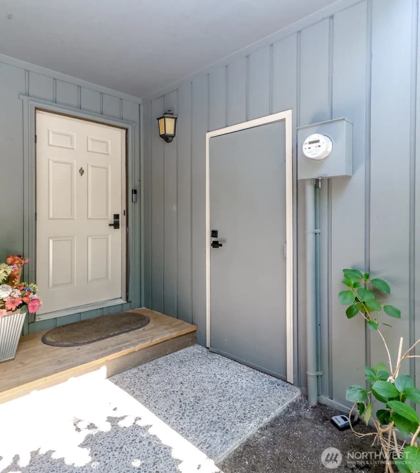 Property photo for 25014 Lake Fenwick Rd #28, Kent photo 2