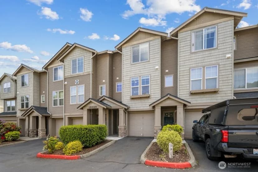 Property photo for 15325 Se 155th Place #q5, Renton photo 2