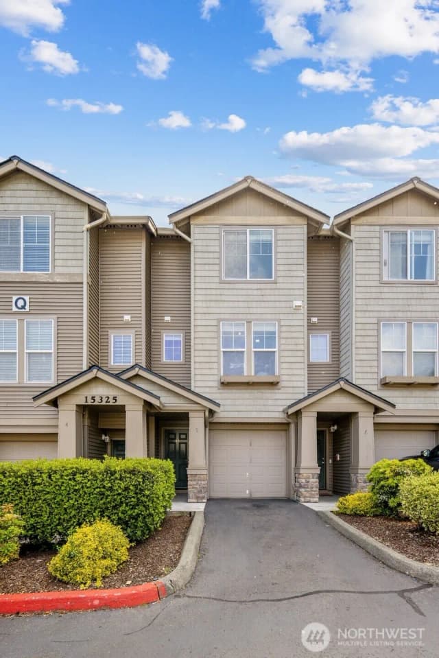 Property photo for 15325 Se 155th Place #q5, Renton photo 4