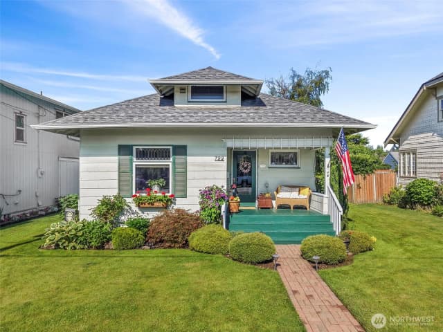 Property photo for 722 Alder Avenue, Sumner
