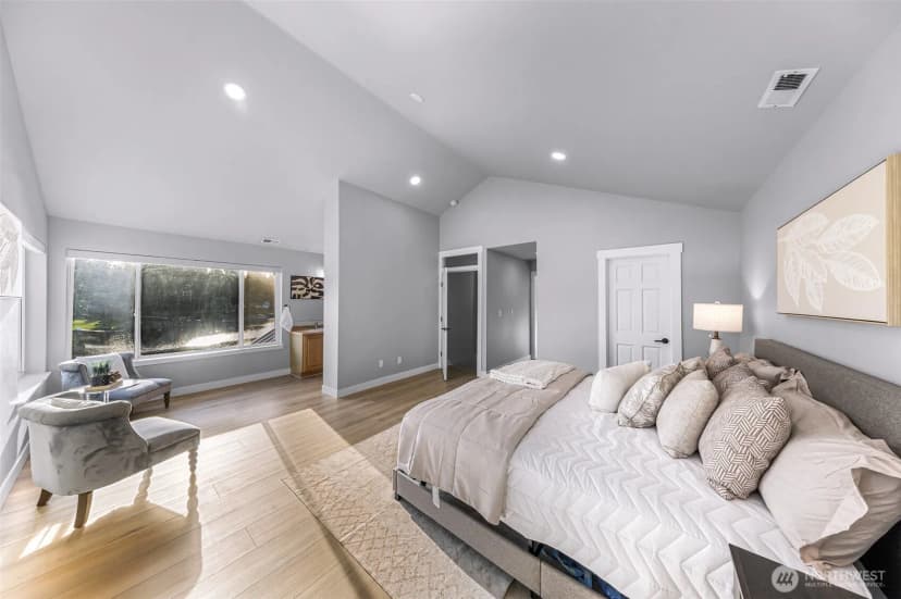 Property photo for 31259 E Lake Morton Drive Se, Kent photo 19