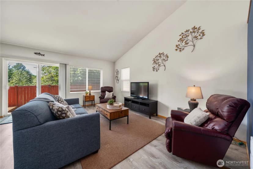 Property photo for 28221 241st Avenue Se, Maple Valley photo 9