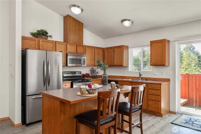 Property photo for 28221 241st Avenue Se, Maple Valley photo 5