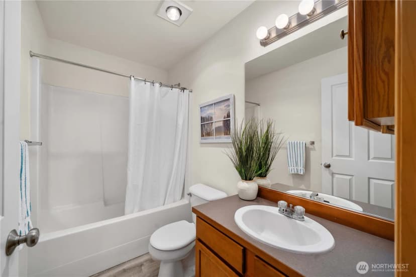 Property photo for 28221 241st Avenue Se, Maple Valley photo 14