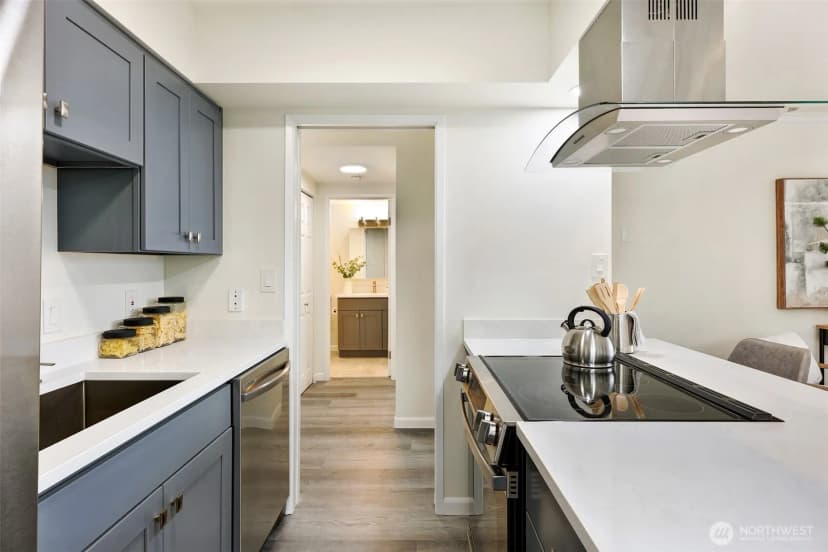 Property photo for 2100 3rd Avenue #1804, Seattle photo 13