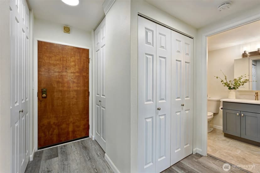 Property photo for 2100 3rd Avenue #1804, Seattle photo 19