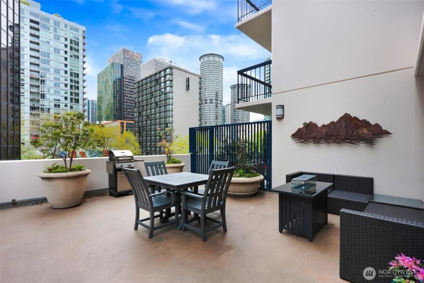 Property photo for 2100 3rd Avenue #1804, Seattle photo 28
