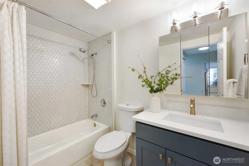 Property photo for 2100 3rd Avenue #1804, Seattle photo 18