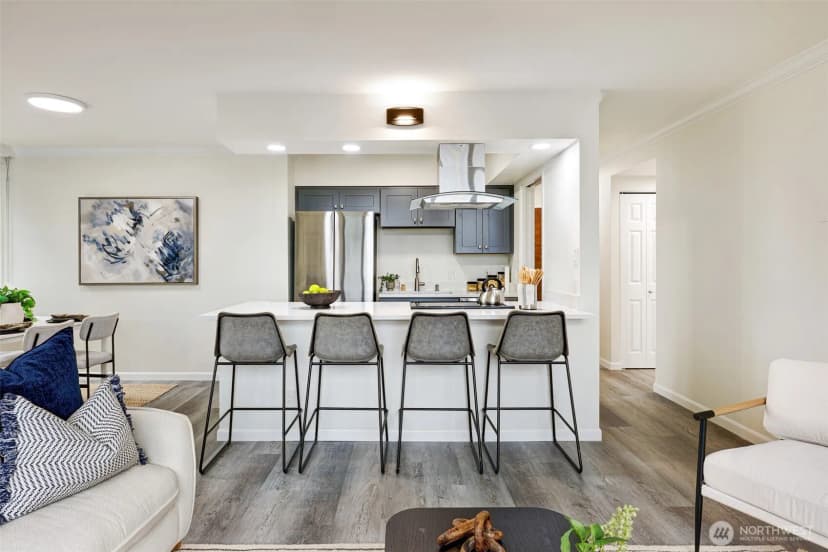 Property photo for 2100 3rd Avenue #1804, Seattle photo 8