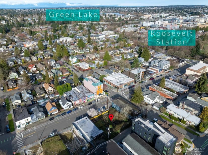Property photo for 5520 University Way Ne, Seattle photo 7