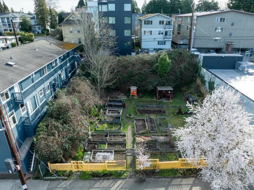 Property photo for 5520 University Way Ne, Seattle