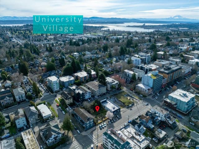Property photo for 5520 University Way Ne, Seattle photo 5
