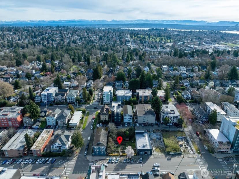 Property photo for 5520 University Way Ne, Seattle photo 16