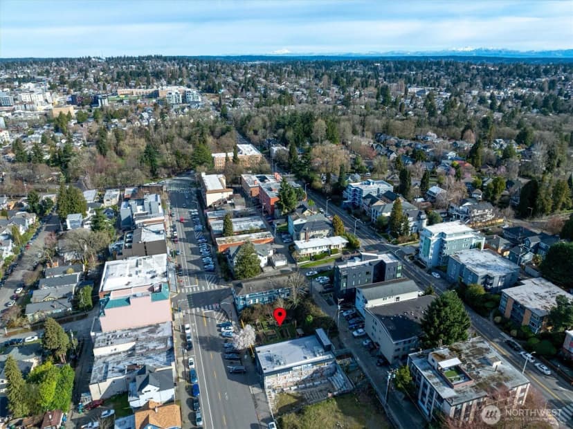 Property photo for 5520 University Way Ne, Seattle photo 17