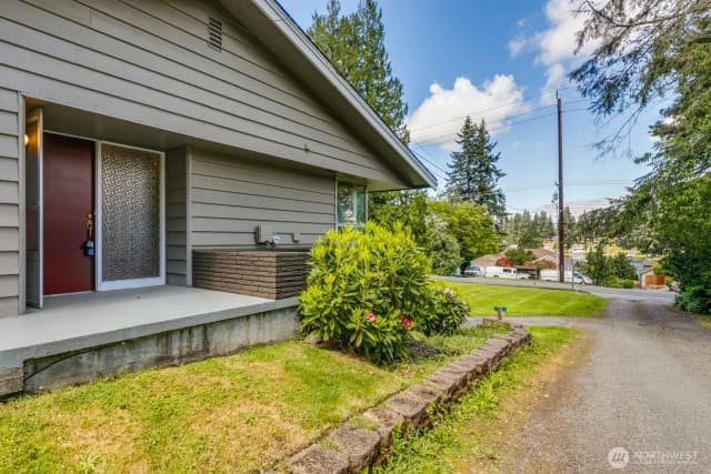 Property photo for 3822 Shelby Road, Lynnwood photo 2