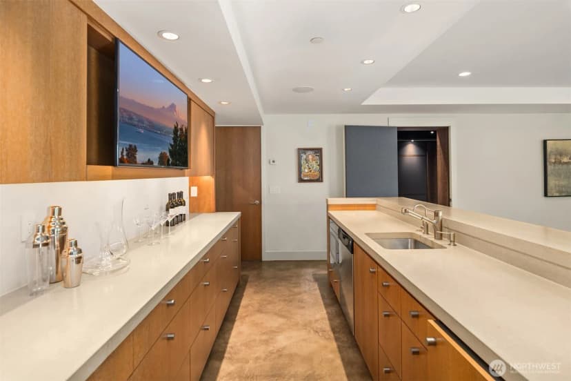 Property photo for 4911 Ne Laurelcrest Lane, Seattle photo 31