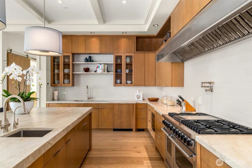 Property photo for 4911 Ne Laurelcrest Lane, Seattle photo 13