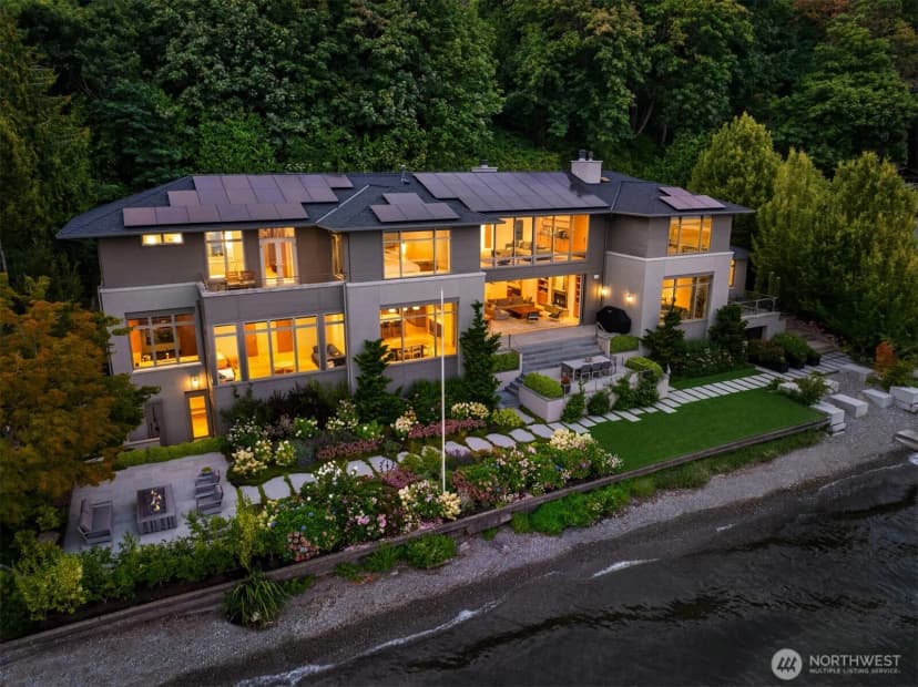Property photo for 4911 Ne Laurelcrest Lane, Seattle