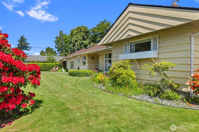 Property photo for 1213 Alaska Avenue, Anacortes photo 4
