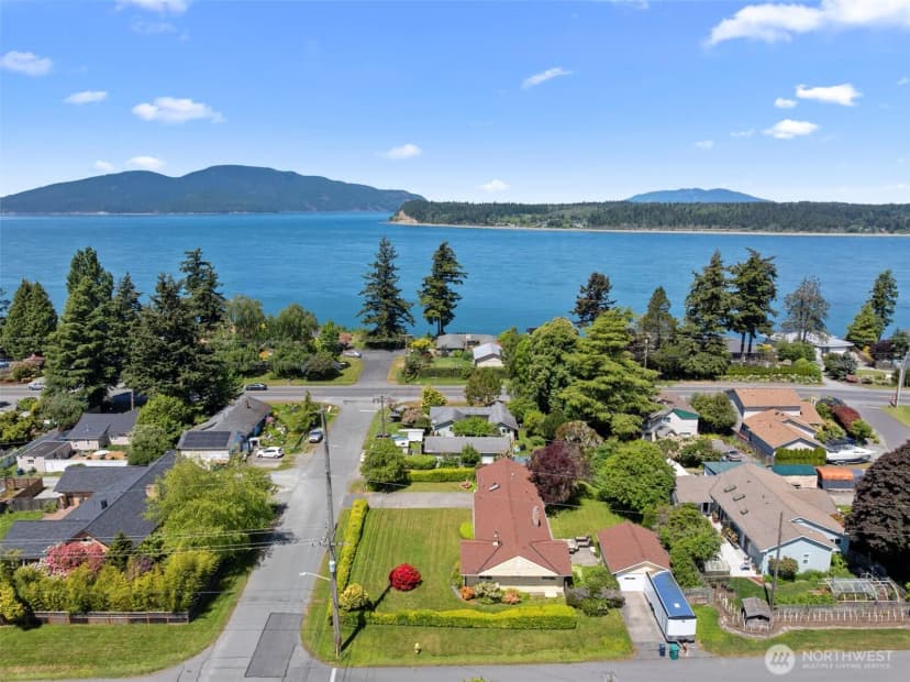 Property photo for 1213 Alaska Avenue, Anacortes photo 5