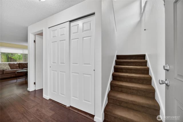 Property photo for 10037 Ne 138th Place #d2, Kirkland photo 3