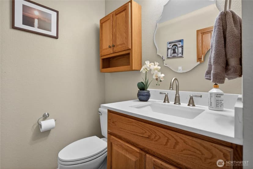 Property photo for 10037 Ne 138th Place #d2, Kirkland photo 14