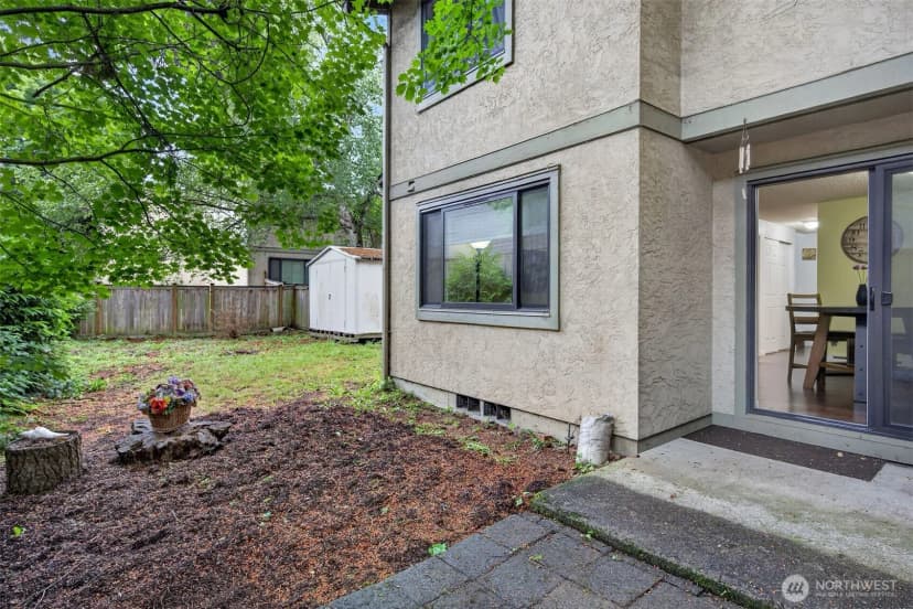 Property photo for 10037 Ne 138th Place #d2, Kirkland photo 24