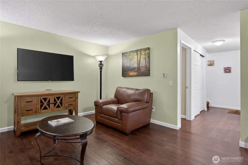 Property photo for 10037 Ne 138th Place #d2, Kirkland photo 12