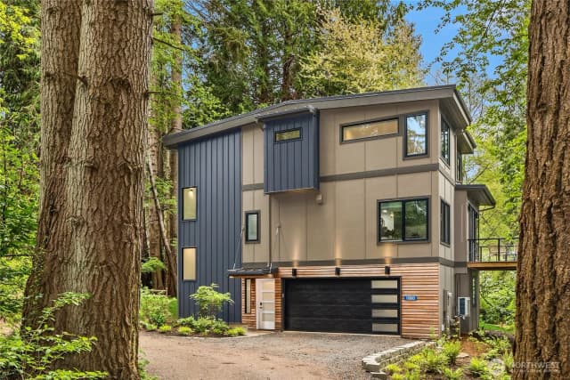 Property photo for 10003 Manitou Beach Drive Ne, Bainbridge Island