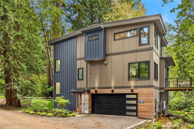 Property photo for 10003 Manitou Beach Drive Ne, Bainbridge Island photo 3