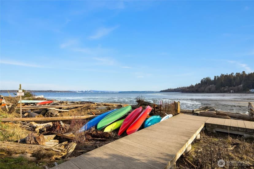 Property photo for 10003 Manitou Beach Drive Ne, Bainbridge Island photo 4